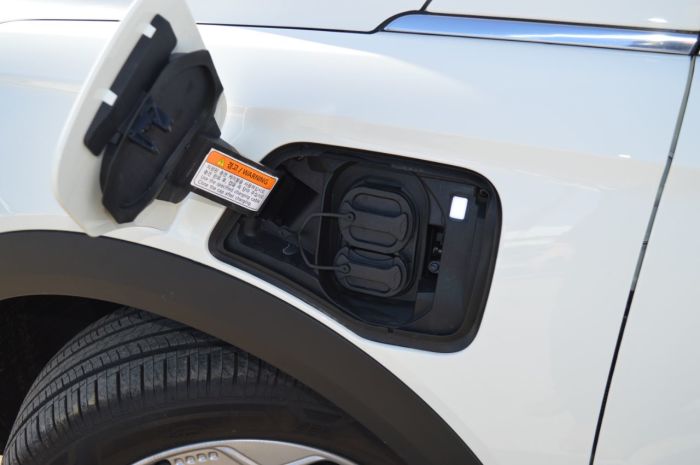 SsangYong Korando 0.1 Ventura BEV E-100 SUV Electric White