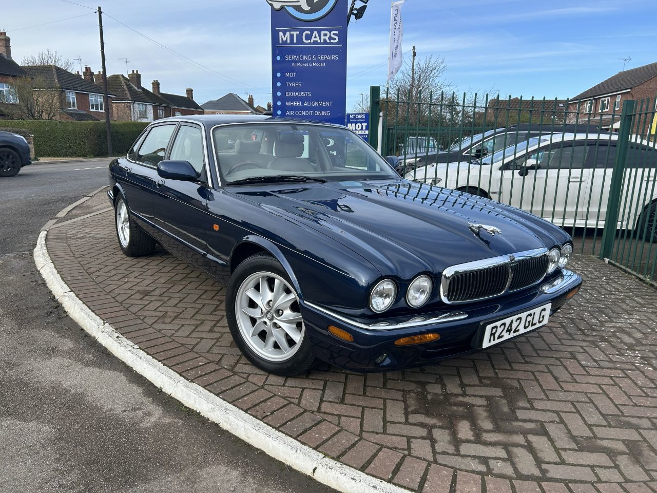 1998 Jaguar V8 Xj Series